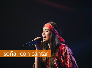 Soñar con cantar