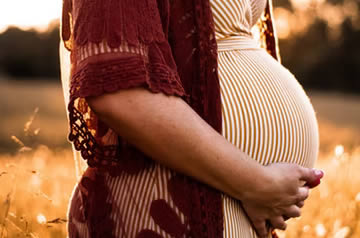 Qué significa soñar con embarazo ajeno