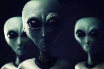 soñar con extraterrestres que atacan