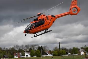helicóptero aterrizando