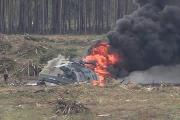 se cae un helicóptero y explota