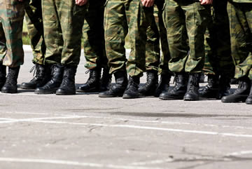 soñar con militares
