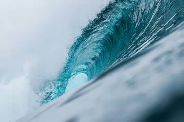 Qué significa soñar con olas grandes y claras