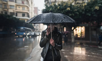 lluvia y paraguas