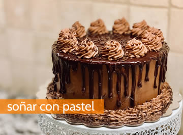 soñar con un pastel