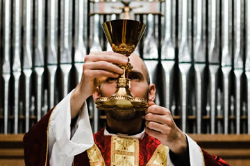 Qué significa soñar con un sacerdote