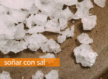 Soñar con sal, un elemento purificador, ¿podría traer mala suerte?